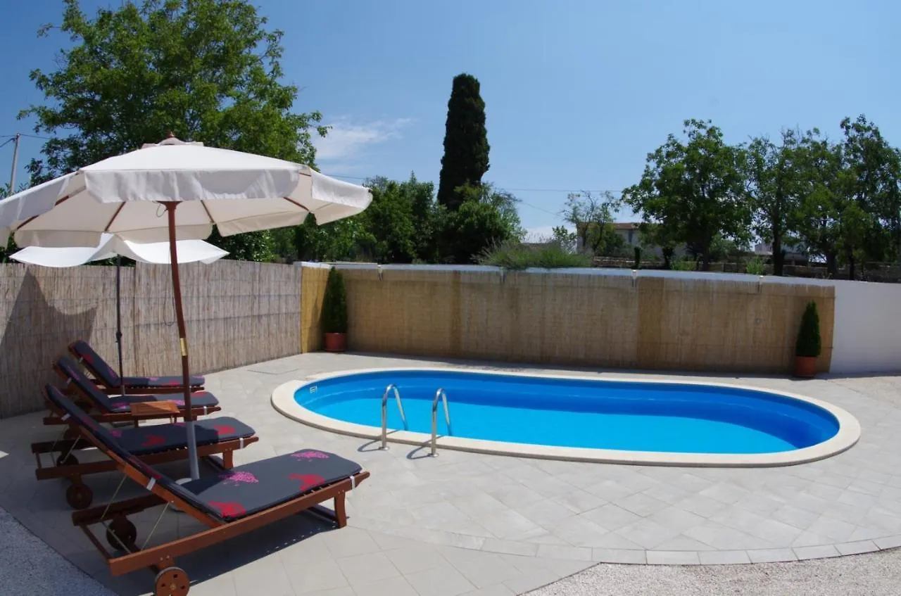 House Elvis, Sveti Kirin Vodnjan